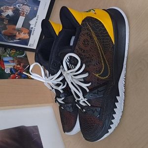 Kyrie 7 Raygun sz 9.5